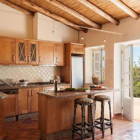 Holiday home Morro Dos Anjos - Authentic With A View Just 3km From